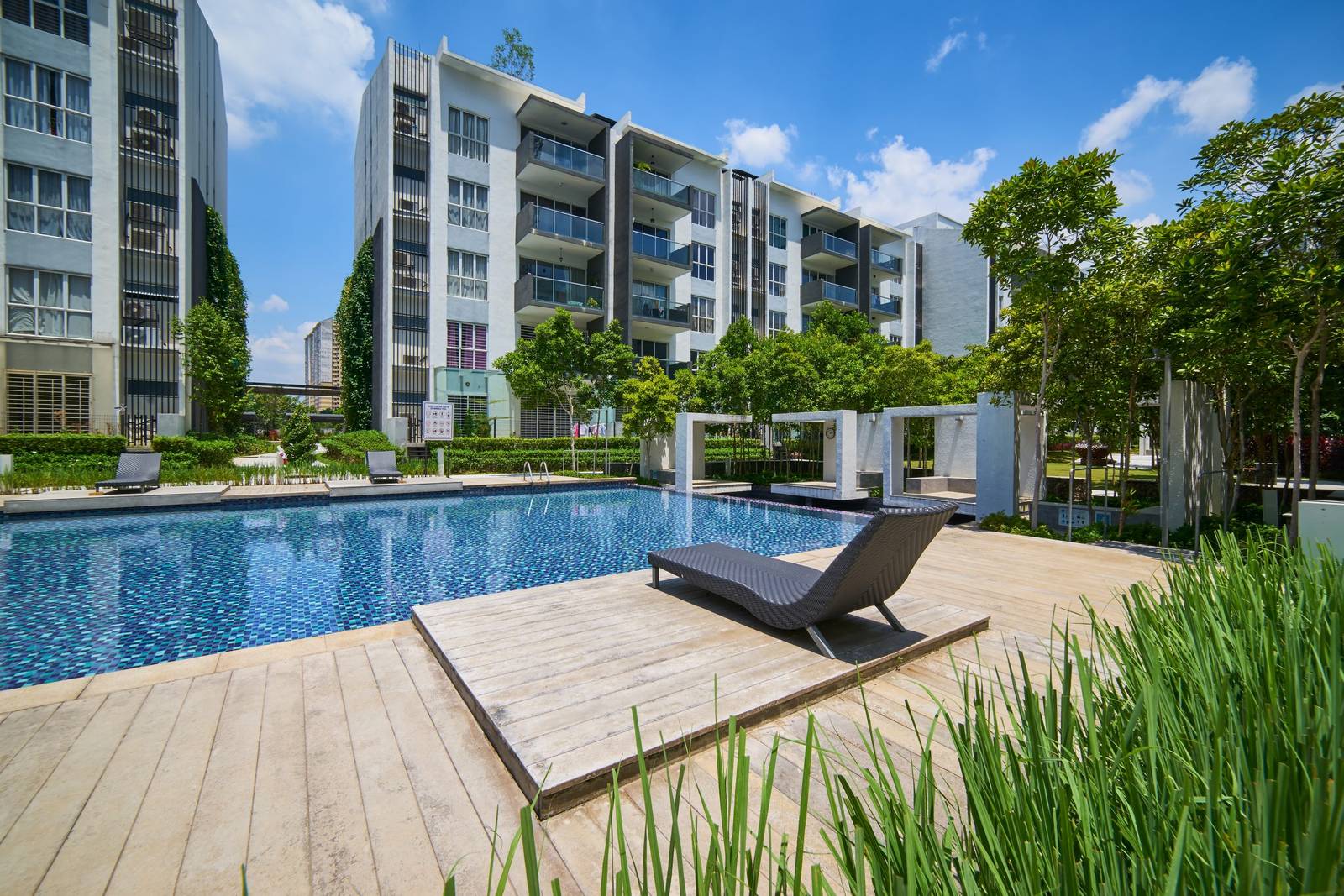 Condominium Pool